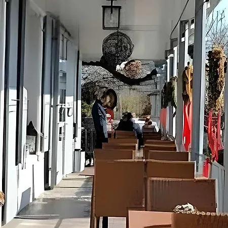 De La Gare Hotel